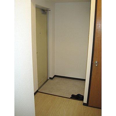 Entrance. Entrance!