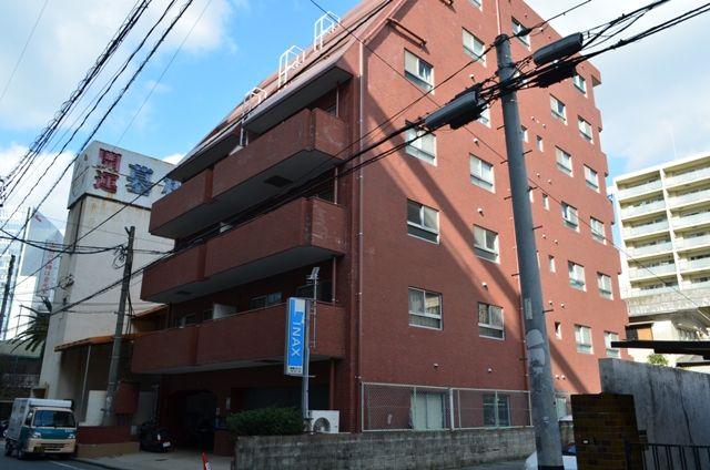 Local appearance photo. In the platinum 7-story apartment