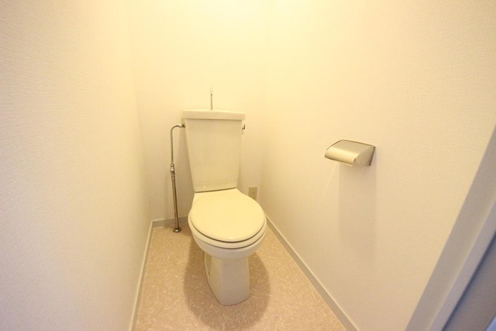 Toilet. (November 2013) Shooting