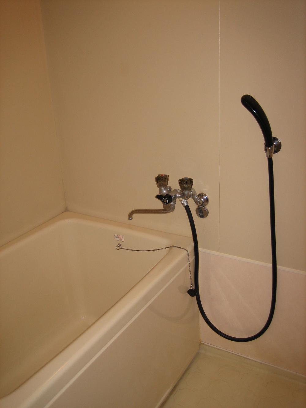 Bathroom. Indoor (12 May 2013) Shooting