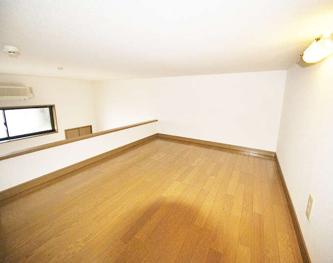 Other room space. Loft is also a spacious