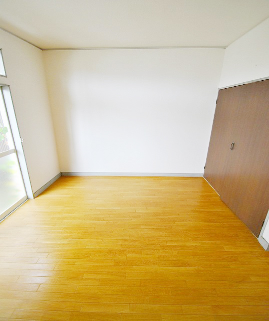 Other room space. Preview is also available so please feel free to contact us