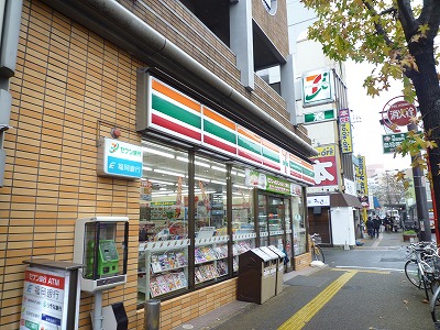 Other. Convenience store within walking distance