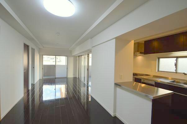 Living. Built five years later! Shiny beauty House ☆ 2013 December Cross, tatami, Sliding door re-covered settled! 74 square meters more than the corner room!