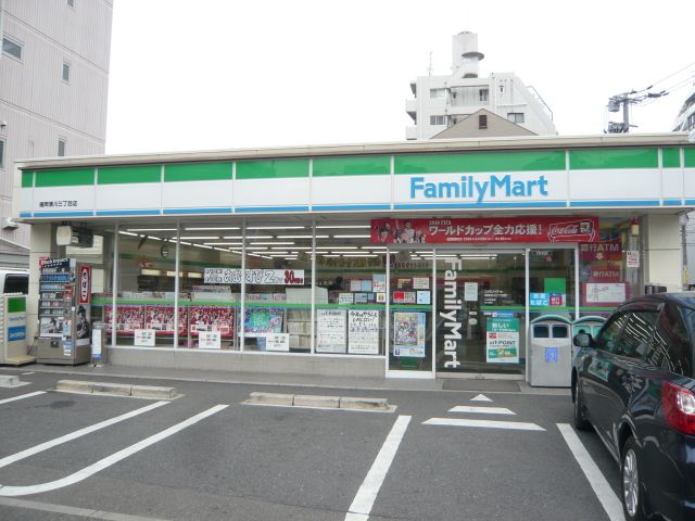 Convenience store. 160m to Family Mart (convenience store)