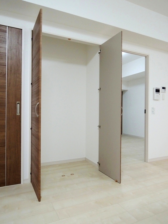 Balcony. Western style room