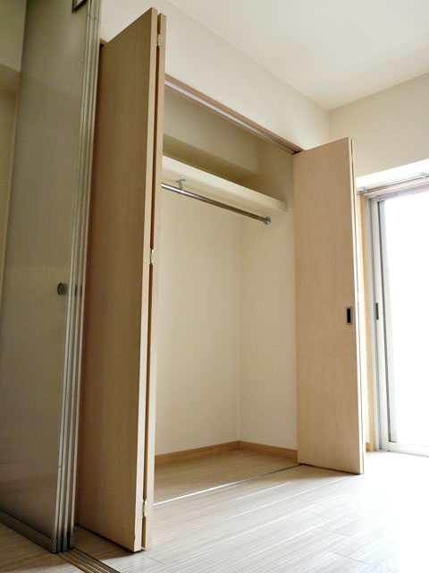 Receipt. Wide closet