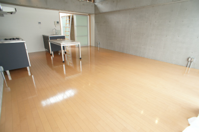 Living and room. LDK 21.6 Pledge! Large windows is bright rooms!