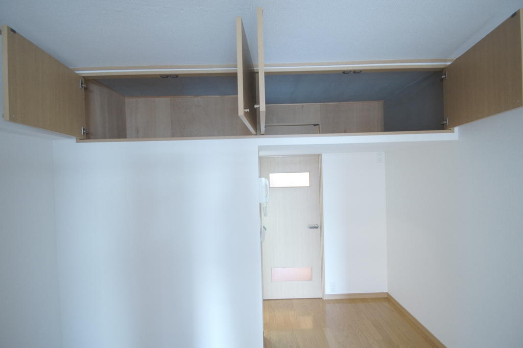 Receipt. Upper receiving