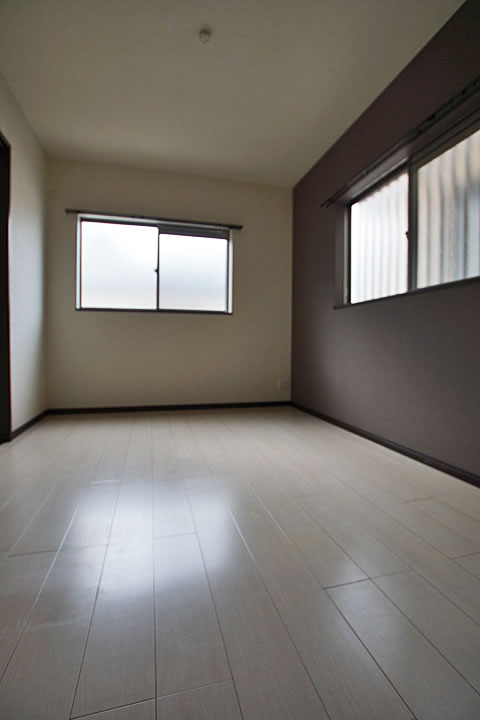 Living and room. Room (two-sided lighting)