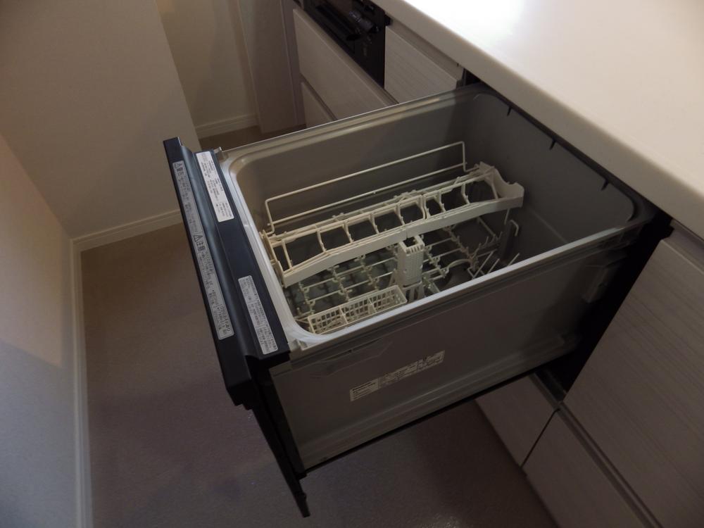 Kitchen. Dish washing and drying machine is also standard equipment.