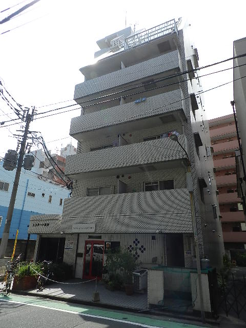 Building appearance. Elevator with Mansion.