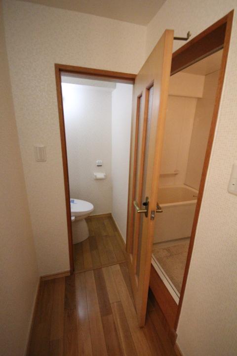 Toilet. Local (12 May 2013) Shooting