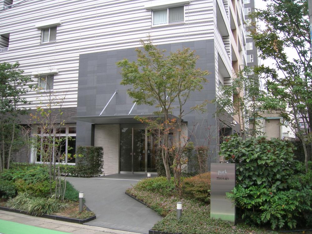 Entrance. Common areas