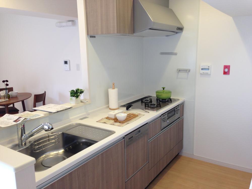 Kitchen. Dishwasher ・ With water purifier
