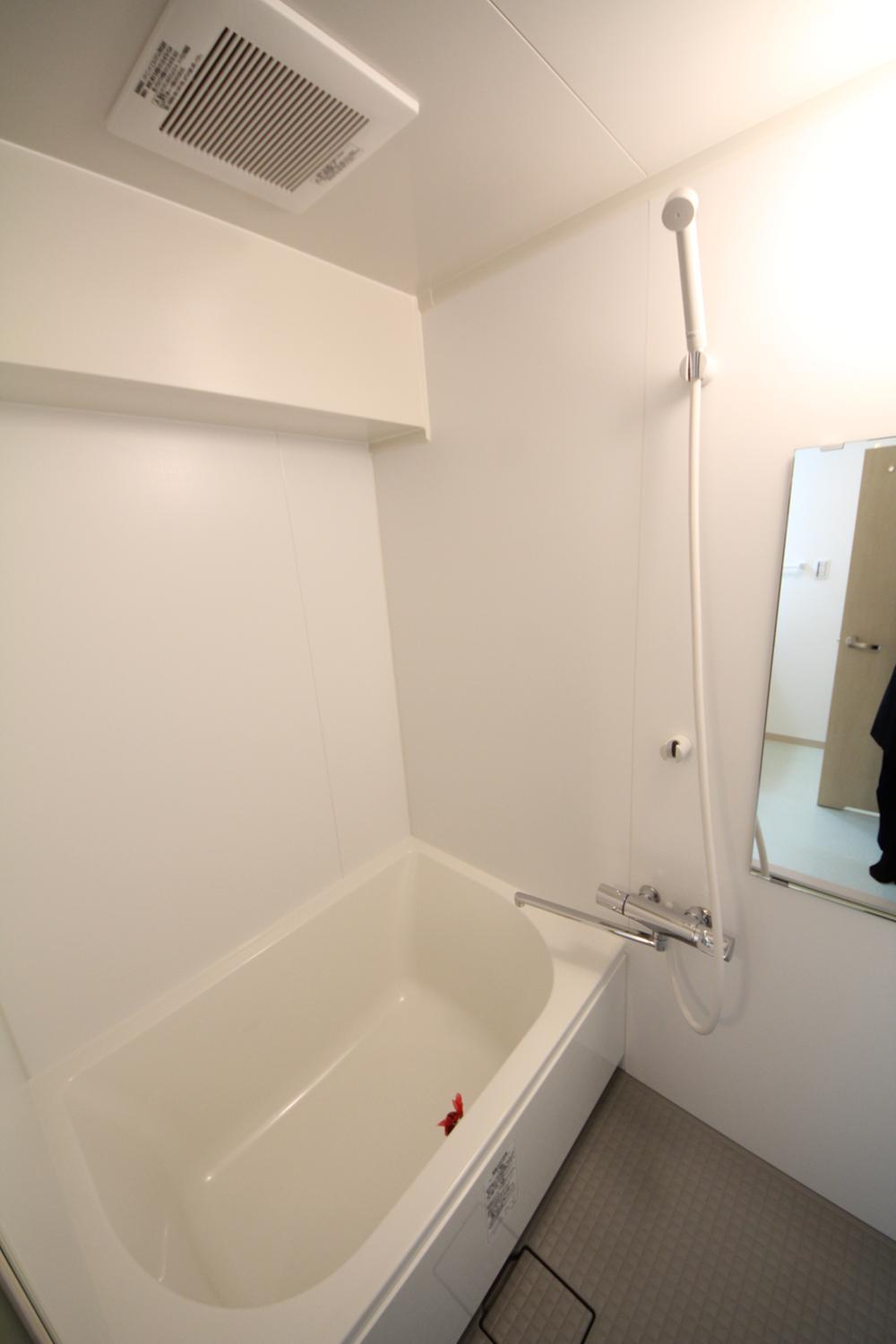 Bathroom. (October 2013) Shooting
