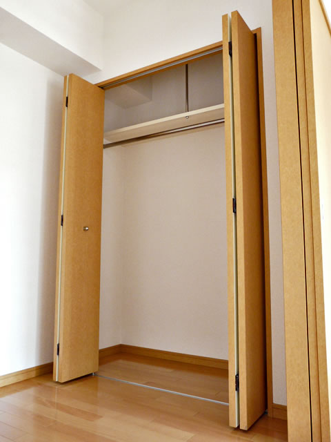 Receipt. One side closet