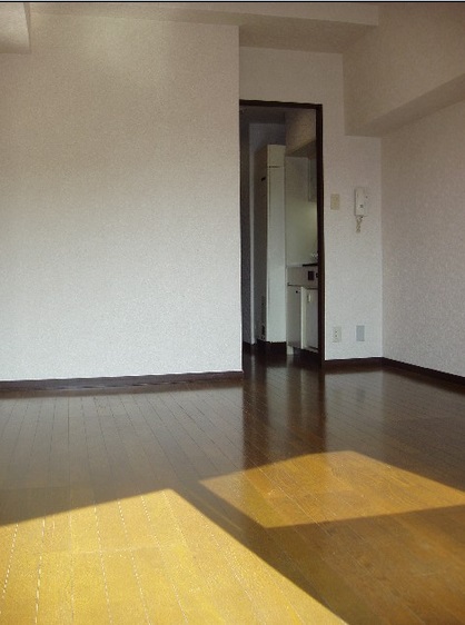 Living and room. You can send a comfortable life in a broad Western-style