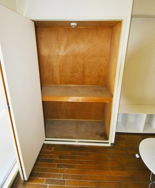 Receipt. Large-capacity storage