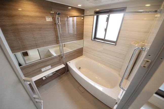 Bathroom. Local (12 May 2013) Shooting