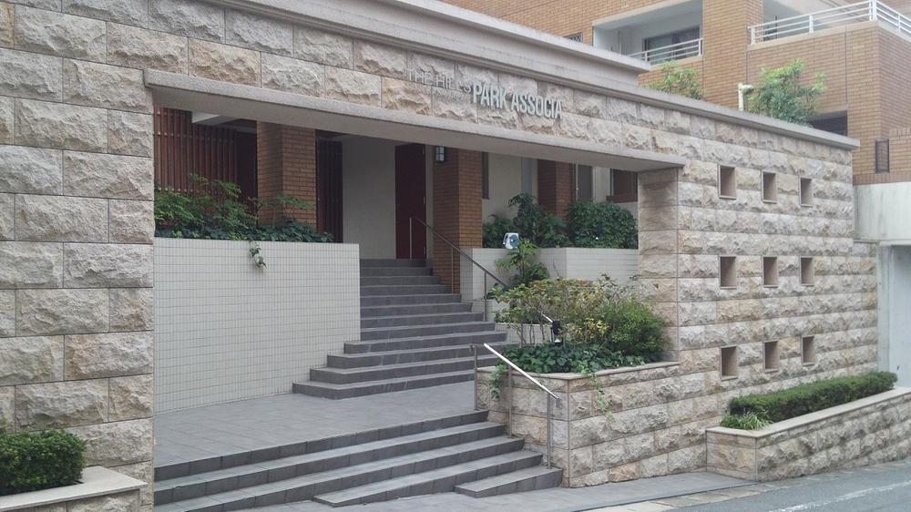 Entrance. Common areas