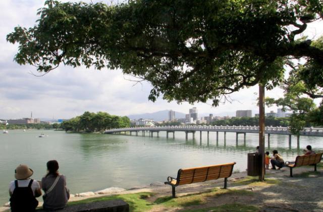 park. 450m to Ohori Park (park)