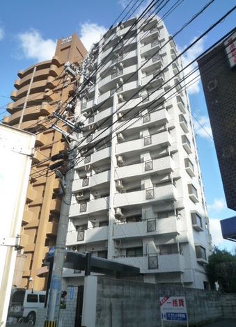 Building appearance. It is a popular airport wayside property