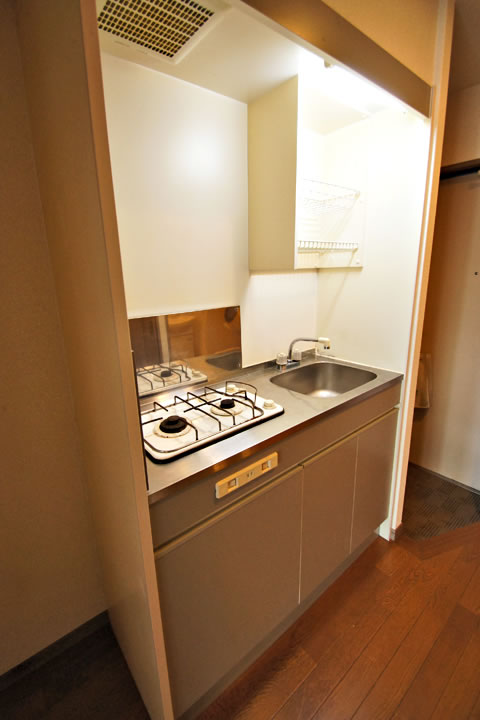 Kitchen. Kitchen (2 burner stove)