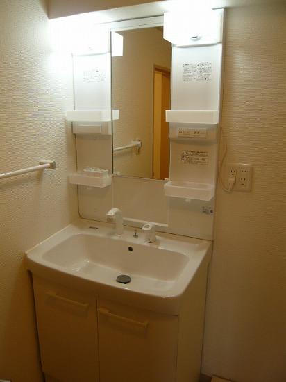 Wash basin, toilet