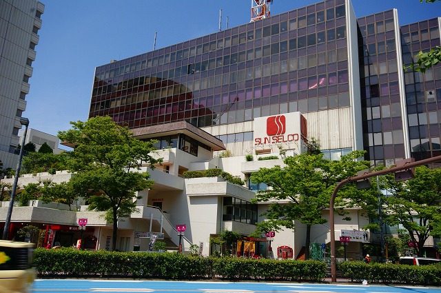 Shopping centre. 347m to San Serco shopping center (shopping center)