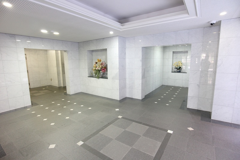 Entrance. Entrance lobby