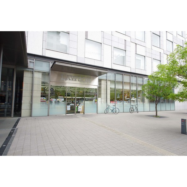 Convenience store. 349m until Lawson, Hakata-ku Hakata Higashihie 3-chome (convenience store)