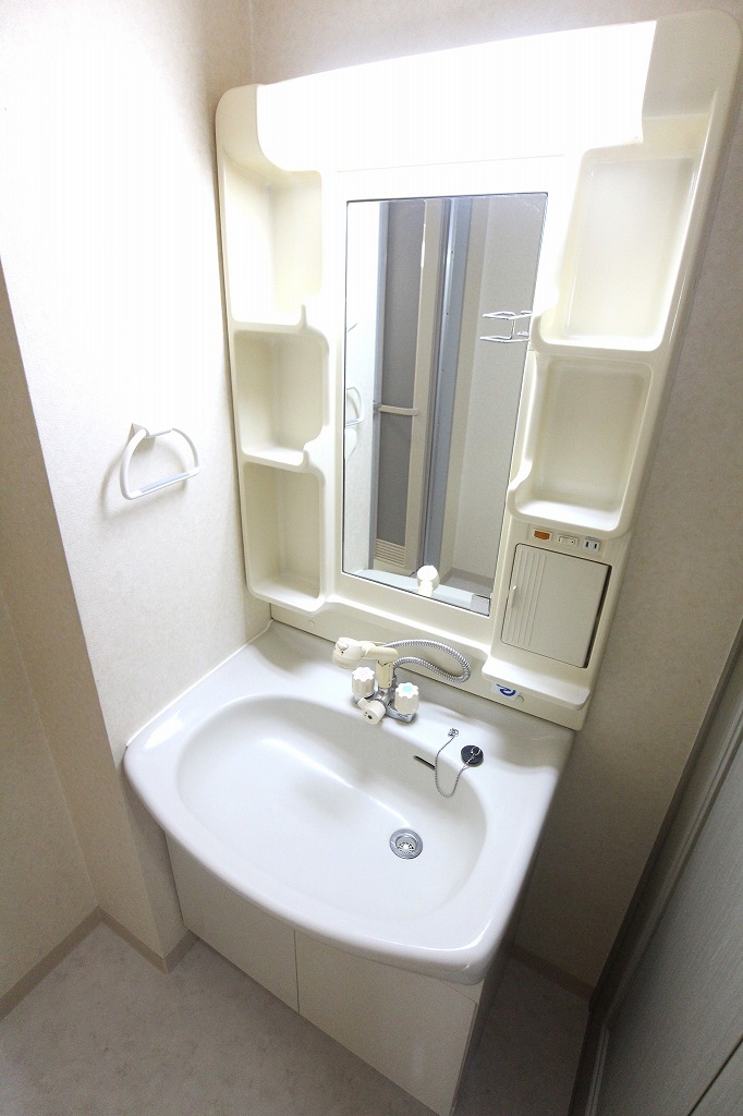 Washroom. Wash dressing room