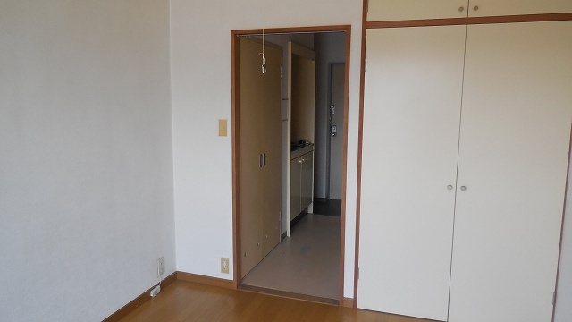 Other room space. Is a room in which there is a feeling of cleanliness