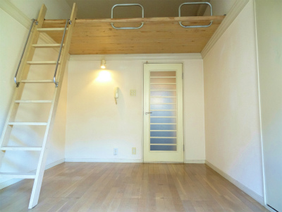 Balcony. Western style room