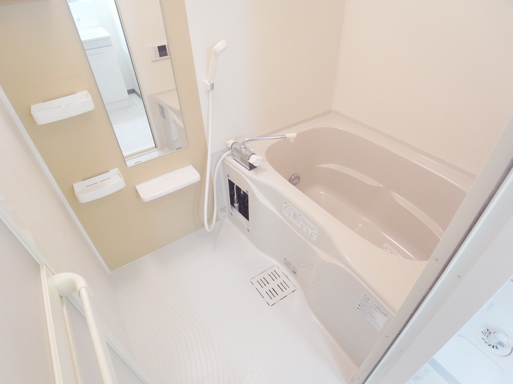 Bath. Reheating function with bathroom