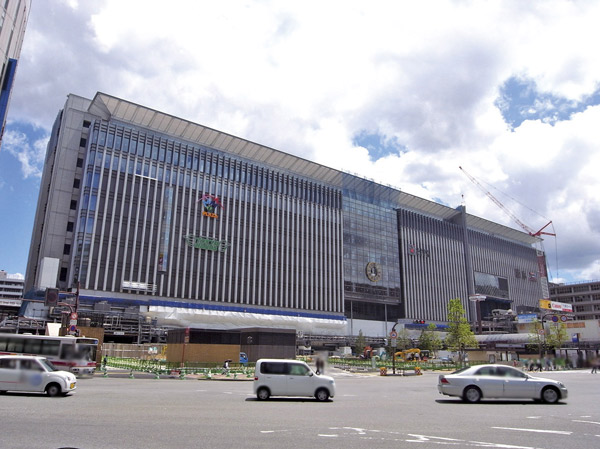 Surrounding environment. JR Hakata City (JR "Hakata" station) About 5 minutes by car (about 3100m)