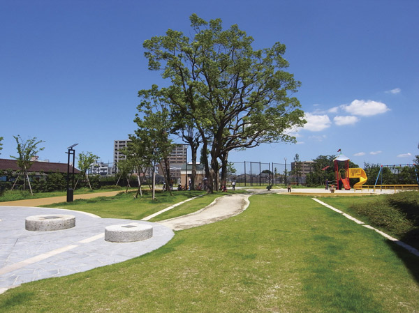 Surrounding environment. Naka Central Park 4-minute walk (about 280m)