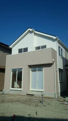 Local appearance photo. Exterior (2013 December 9, 2009)