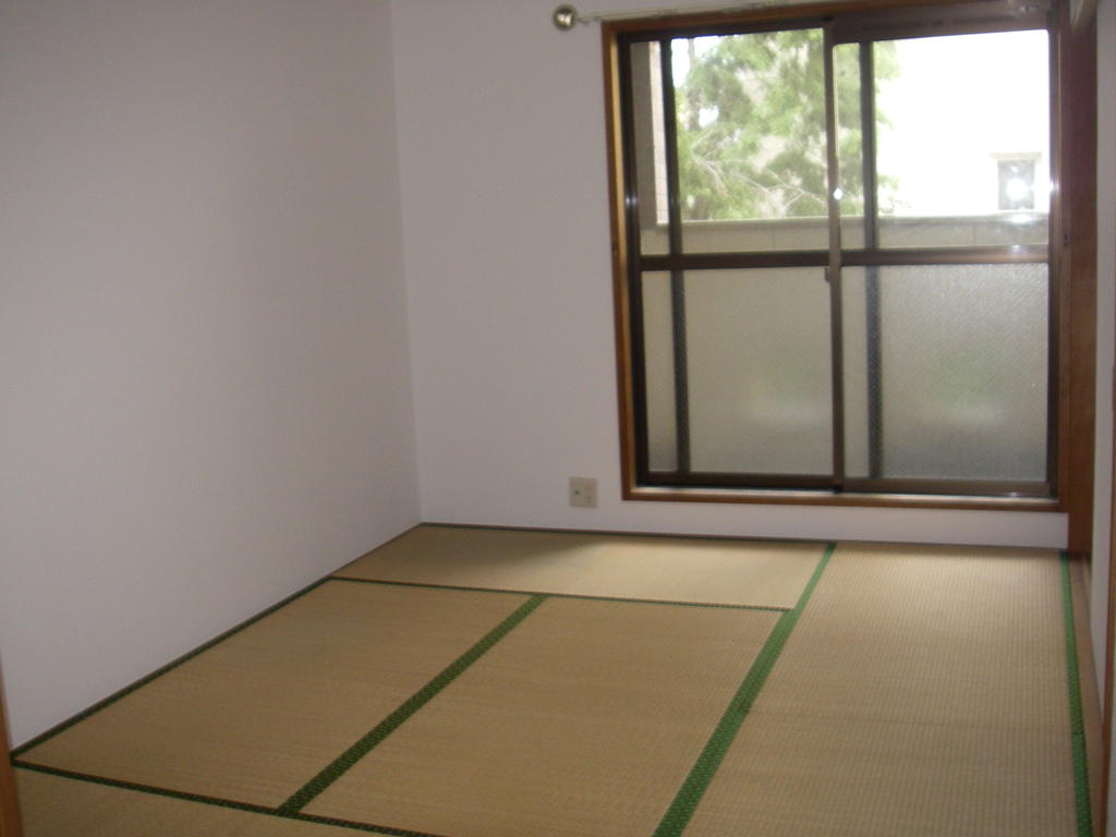 Living and room. Japanese-style room 6 quires
