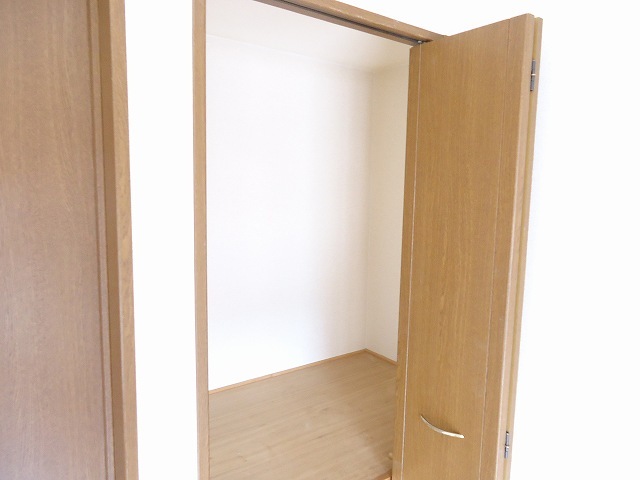 Other room space. closet