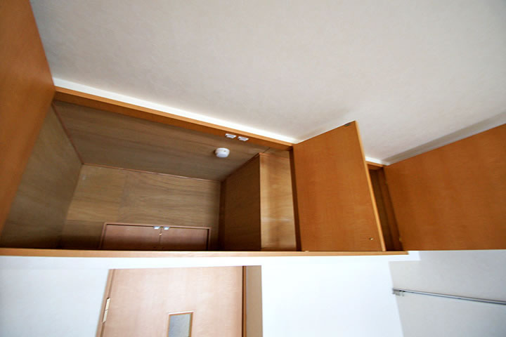 Receipt. Upper receiving