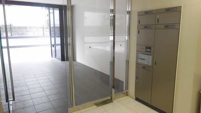 Other Equipment. Delivery Box Entrance