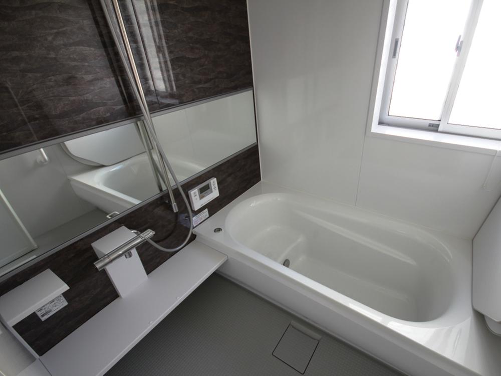 Bathroom. Indoor (10 May 2013) shooting 2-11 No.