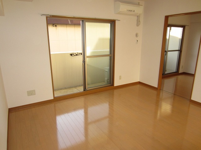 Living and room. Bright LDK