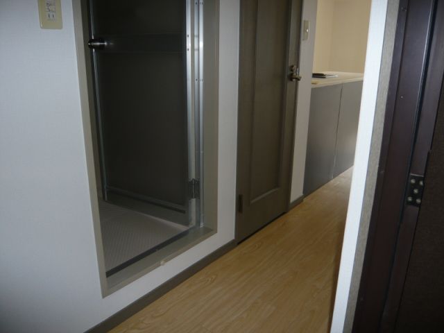 Other room space. Corridor