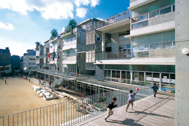 Primary school. Hakata 350m up to elementary school (elementary school)