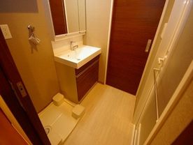 Washroom. Go Even morning Shan with shampoo dresser ☆