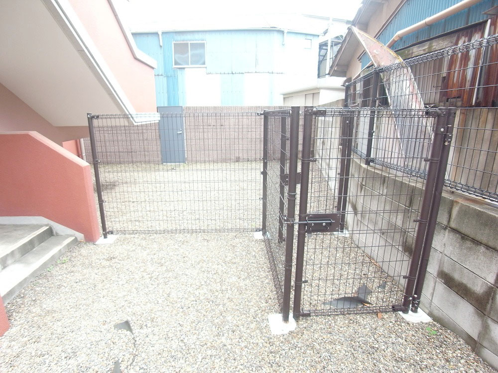 Other common areas. Dog run