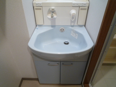 Washroom. Wash basin